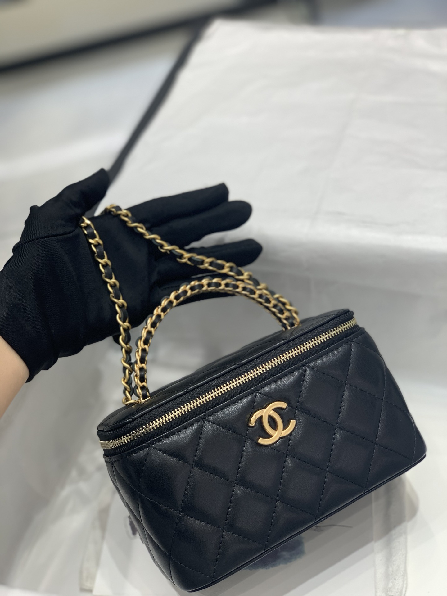 Chanel 22k最火 编织手柄盒子包 皮穿链工艺 vantage感十足 复古五金 17cm