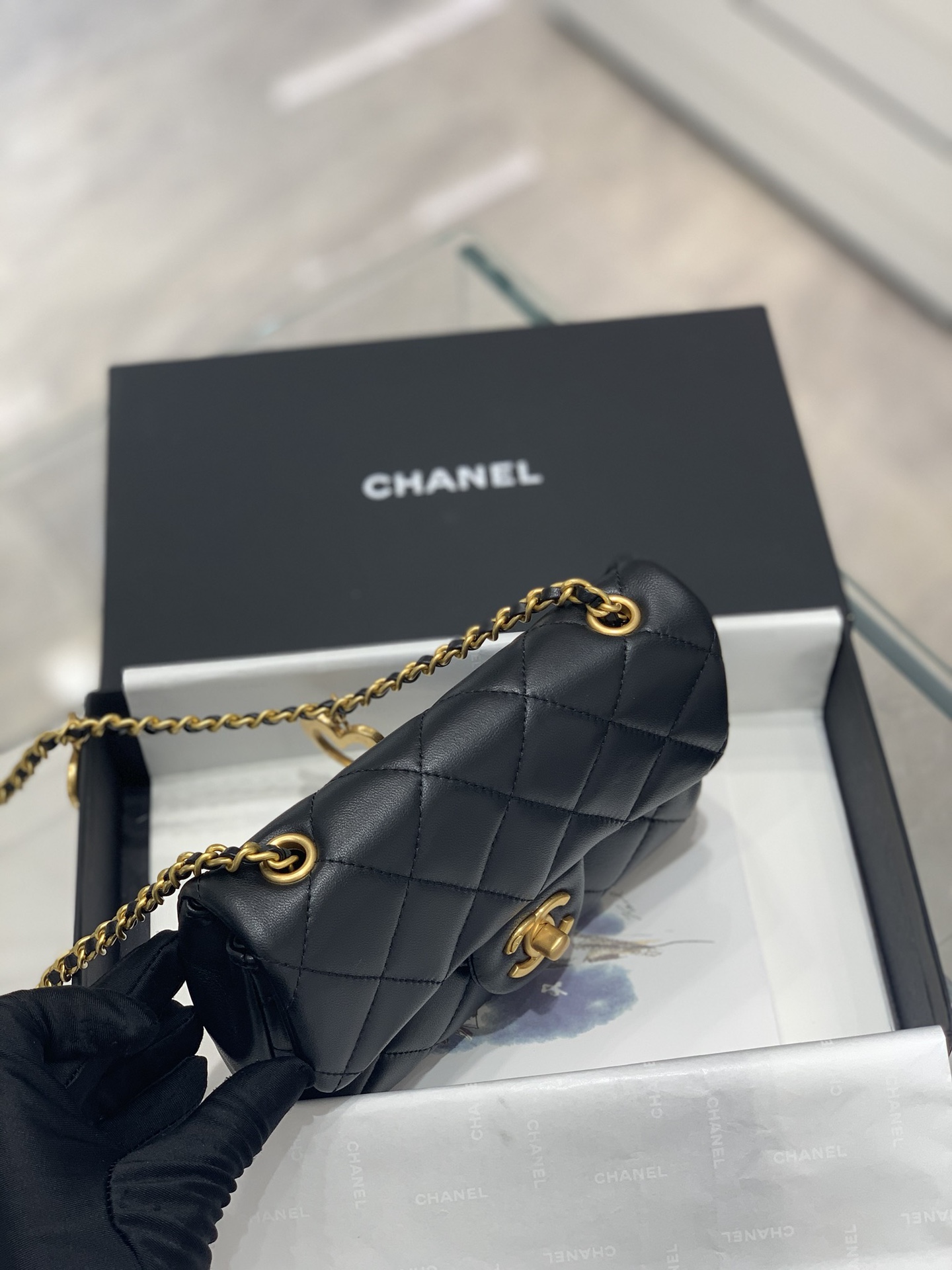 Chanel 上新啦 唯一的限量版 爱心链条mini cf cf经典版型加上爱心吊坠 18cm