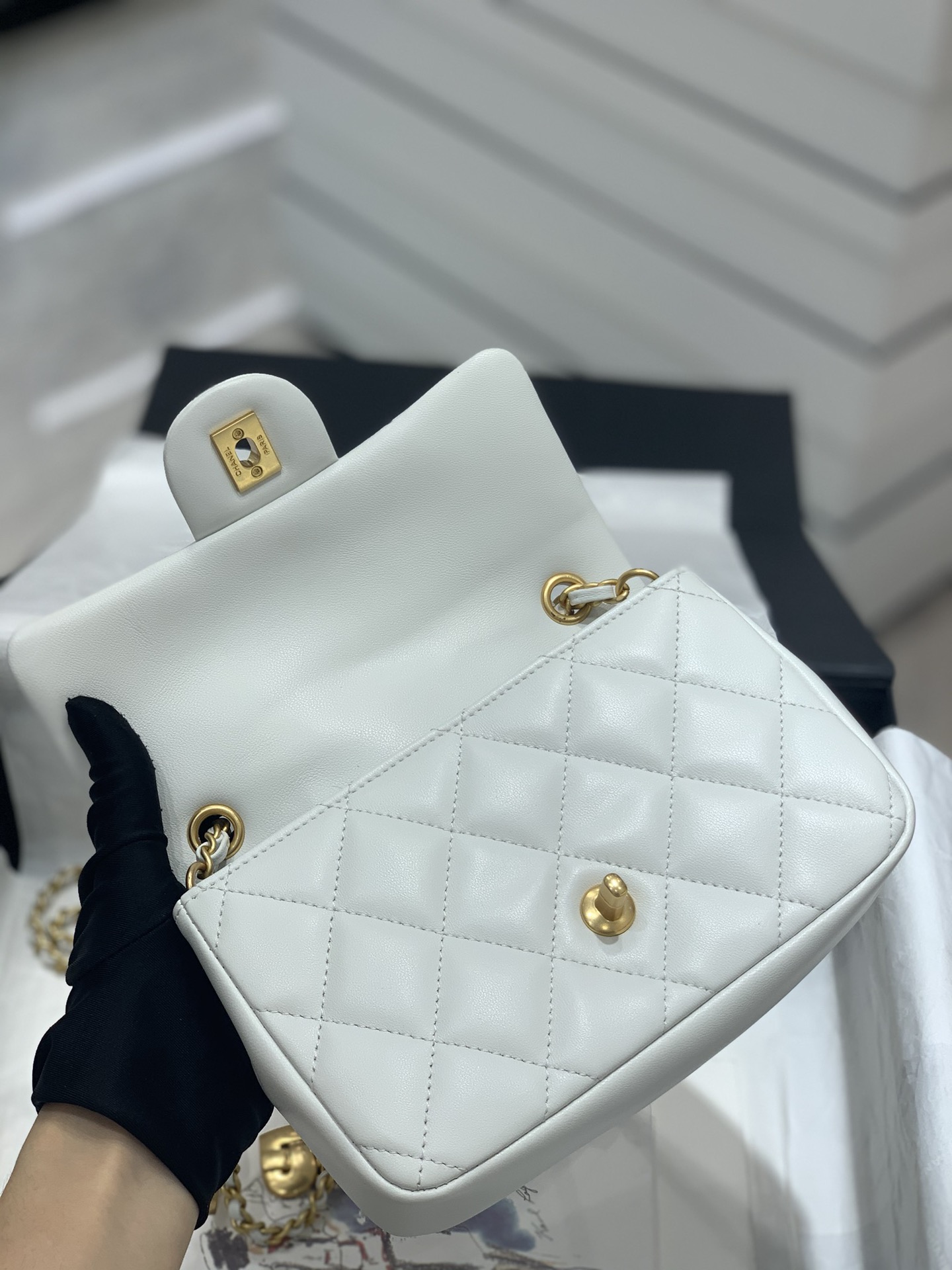 Chanel 上新啦 唯一的限量版 爱心链条mini cf cf经典版型加上爱心吊坠 18cm