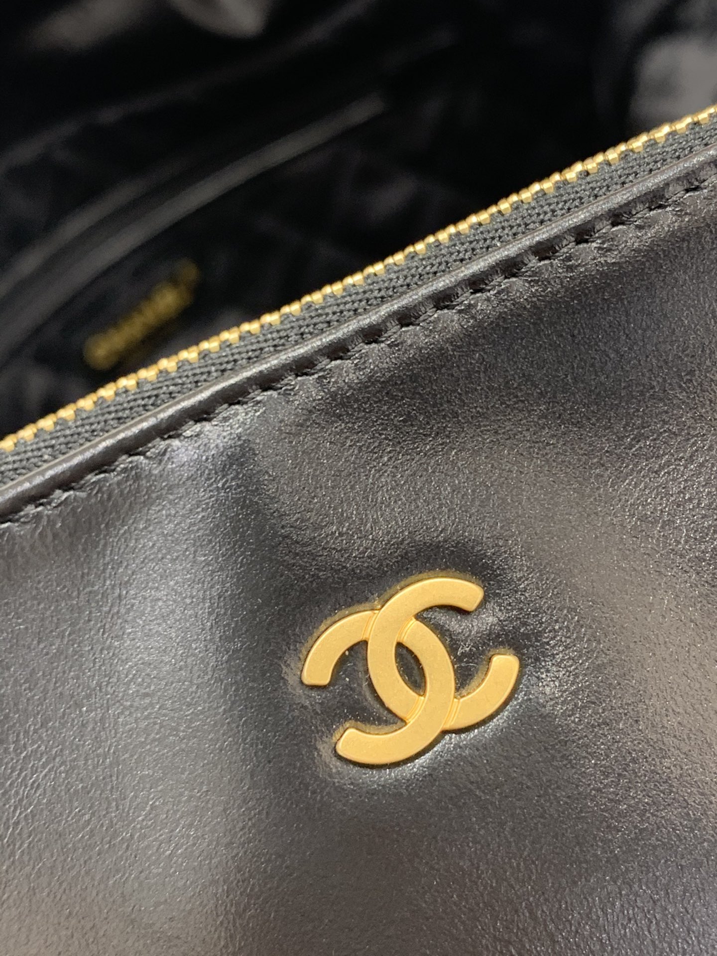 CHANEL 22S 22手袋 容量超大超实用“垃圾袋” 小号35x37x7cm 中号39×42×8cm