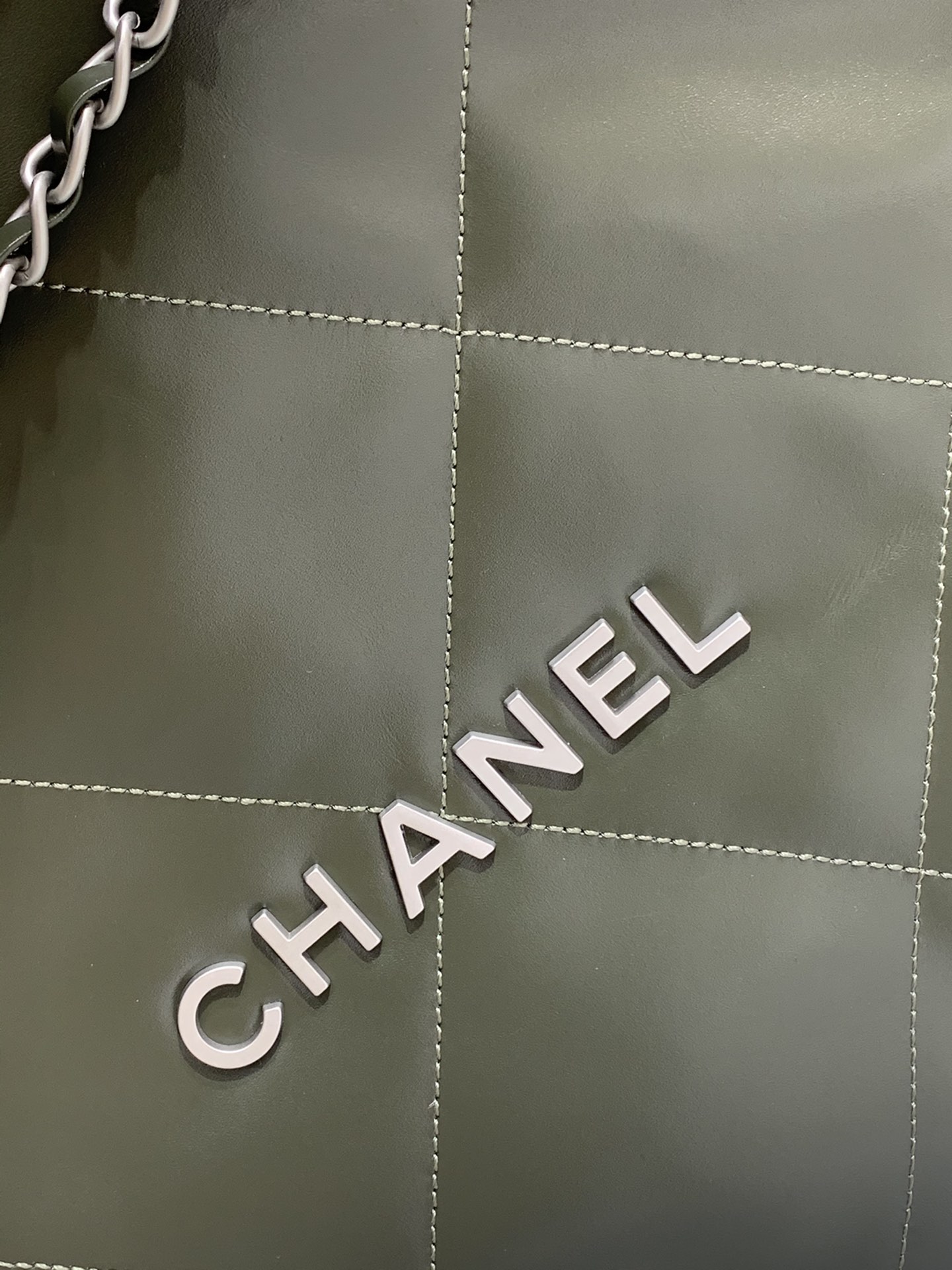 CHANEL 22S 22手袋 容量超大超实用“垃圾袋” 小号35x37x7cm 中号39×42×8cm