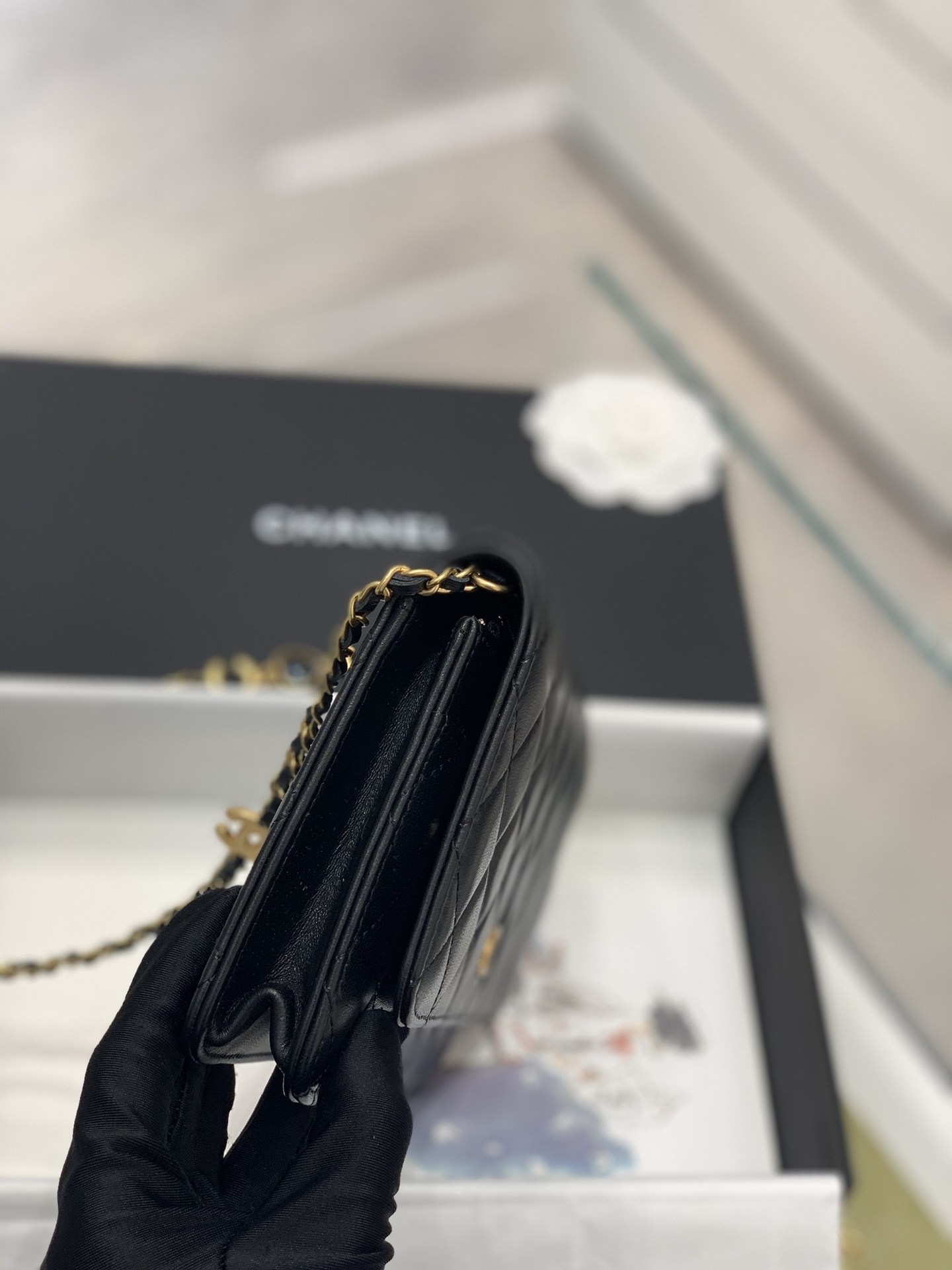 Chanel 22k秋冬系列️爱心珐琅链条woc发财包 小羊皮 复古五金 肩带总长125cm 19-2.5-12cm