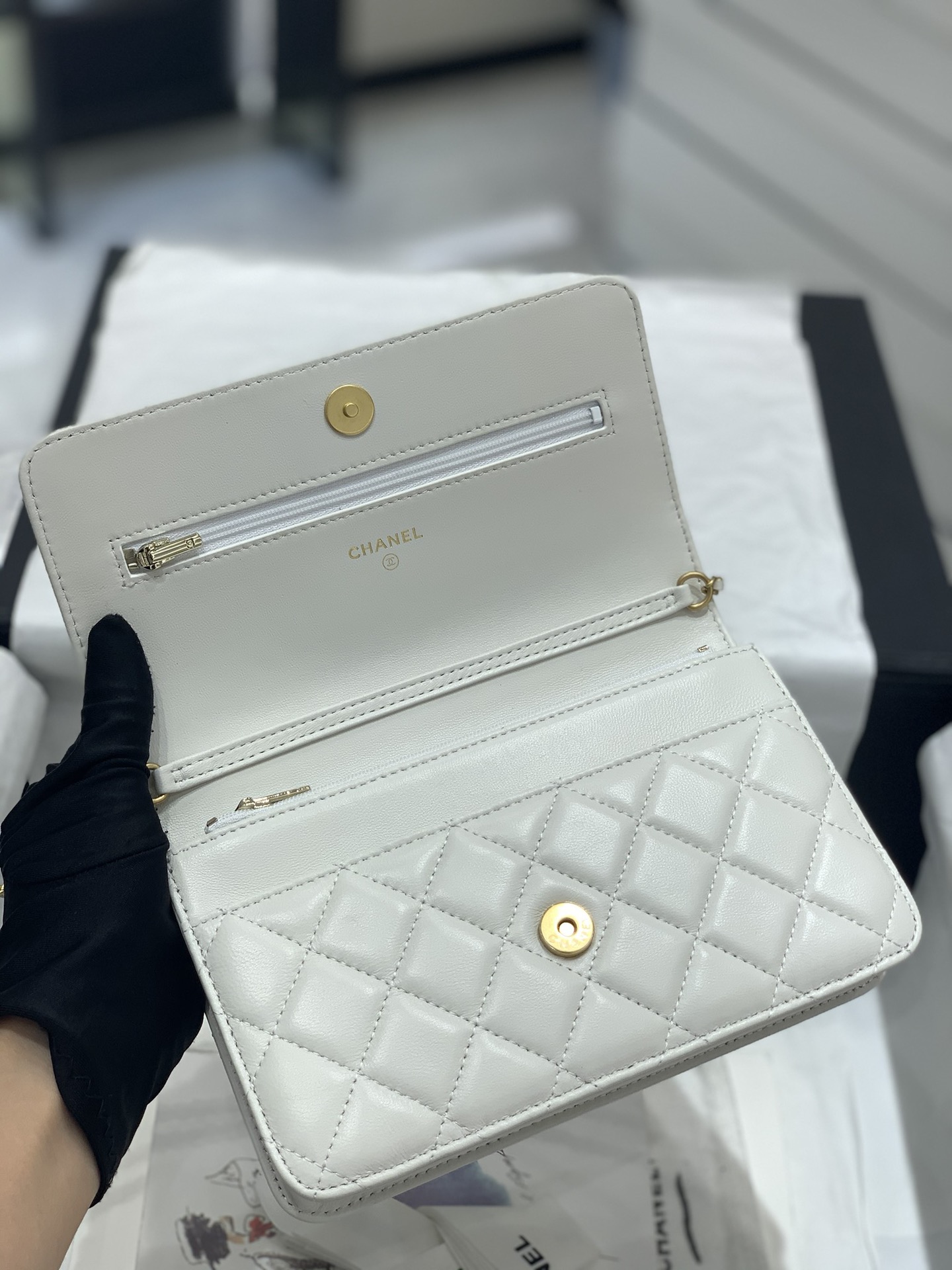 Chanel 22k秋冬系列️爱心珐琅链条woc发财包 小羊皮 复古五金 肩带总长125cm 19-2.5-12cm