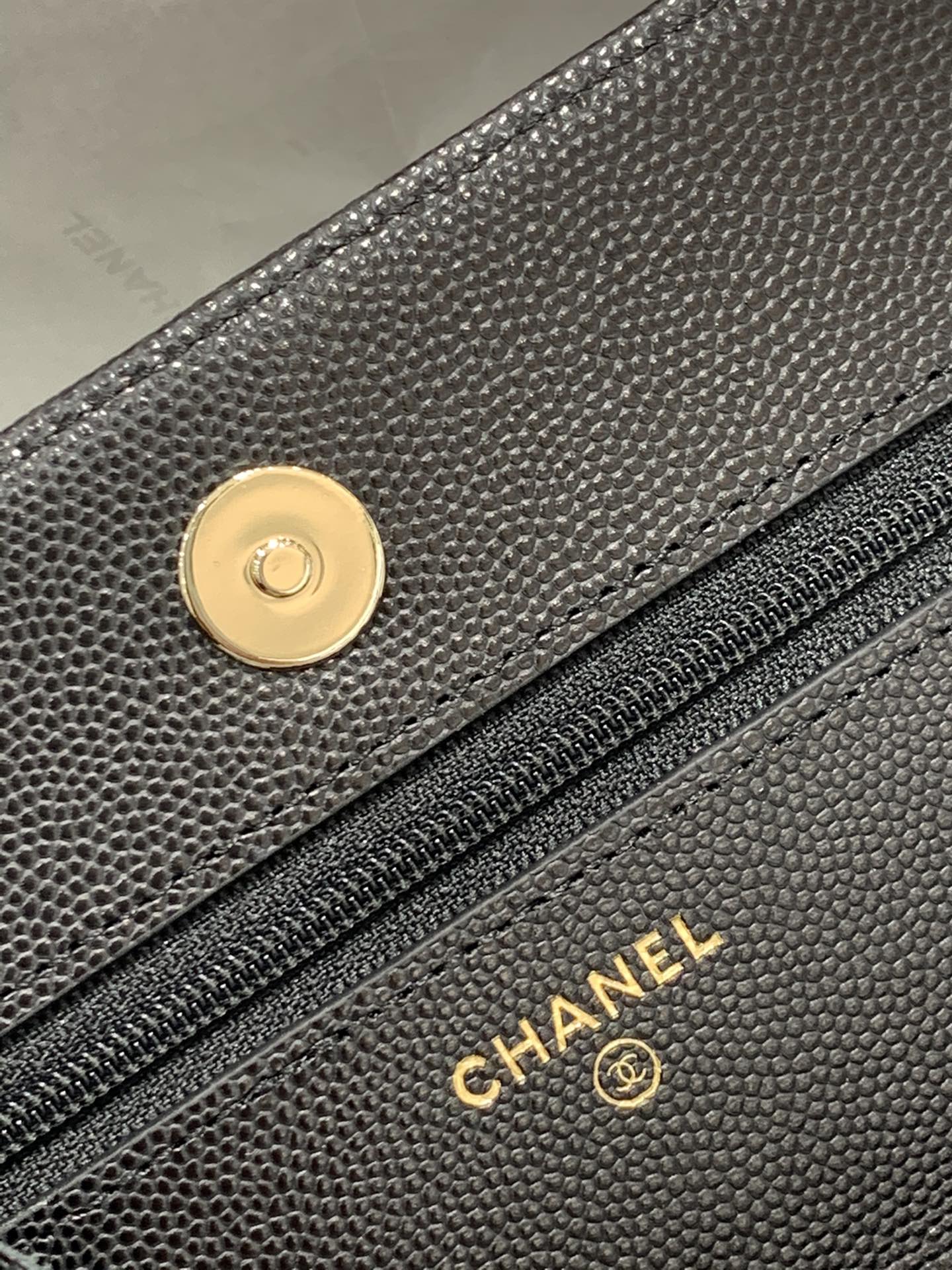 Chanel 最新设计→钻扣Woc发财包  鱼子酱牛皮 搭配水钻 闪亮亮blingbling