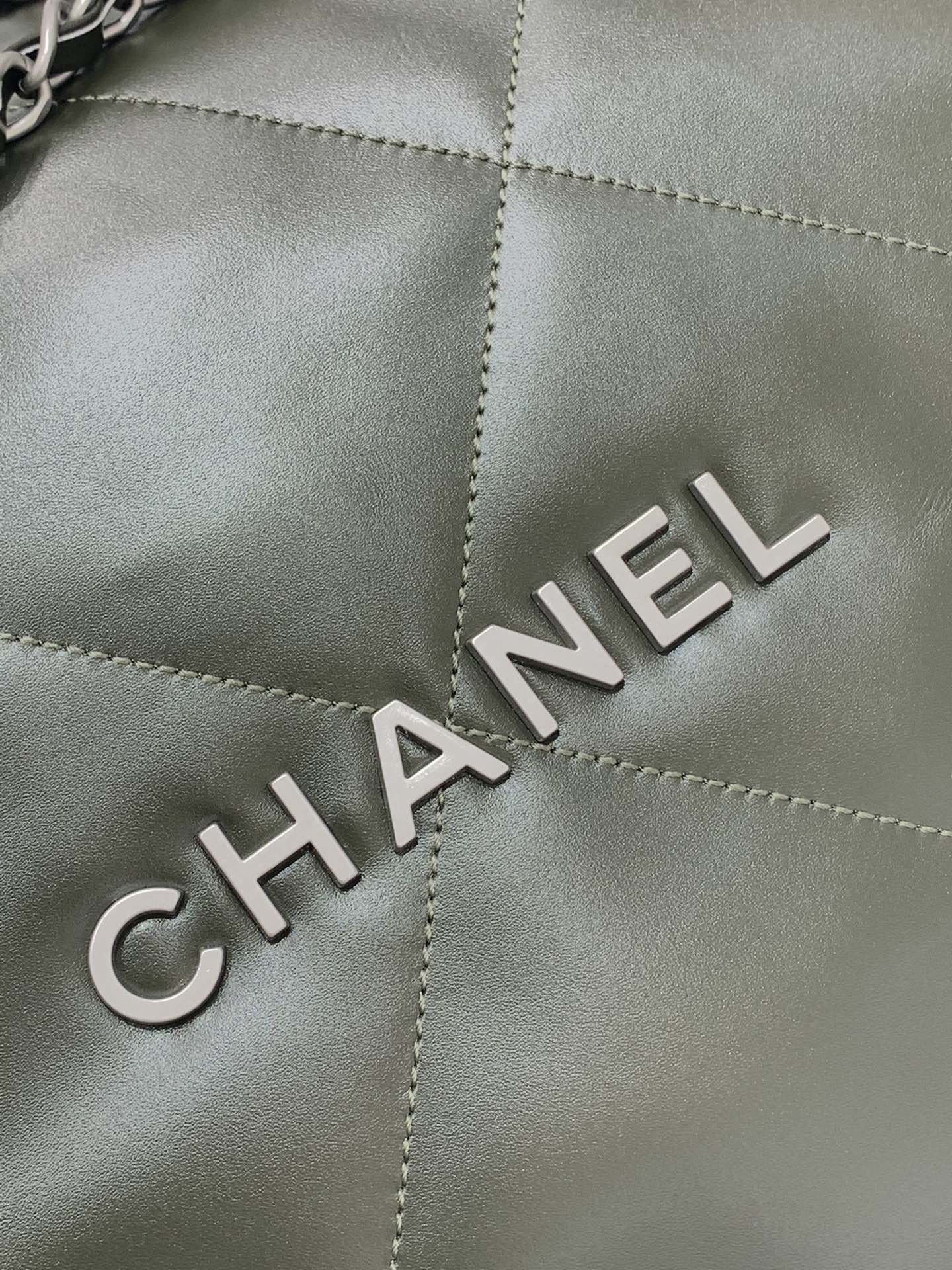 CHANEL 22S 22手袋 容量超大超实用“垃圾袋” 小号35x37x7cm 中号39×42×8cm