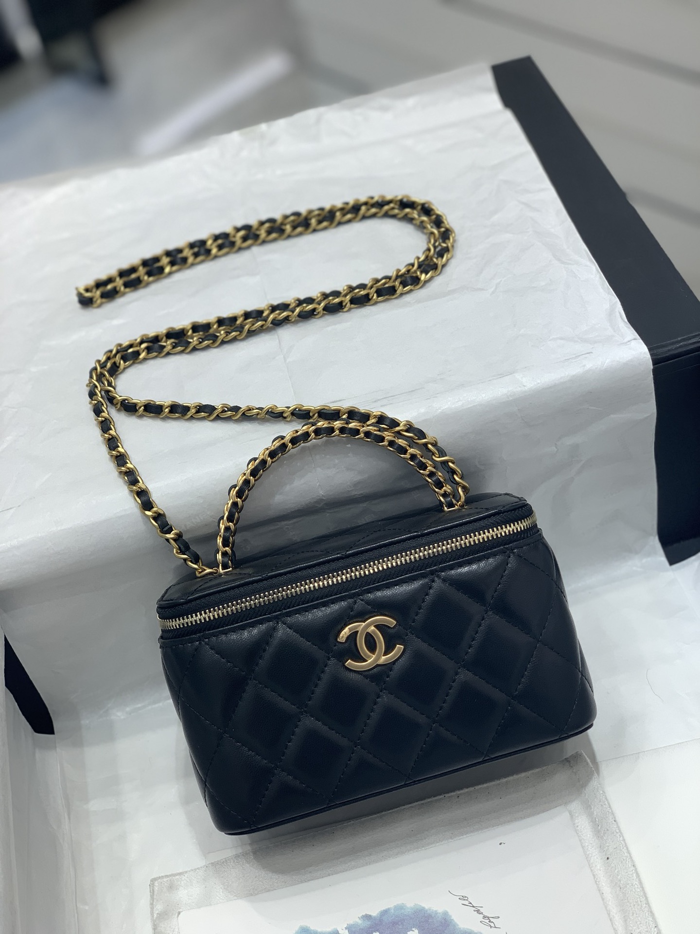 Chanel 22k最火 编织手柄盒子包 皮穿链工艺 vantage感十足 复古五金 17cm